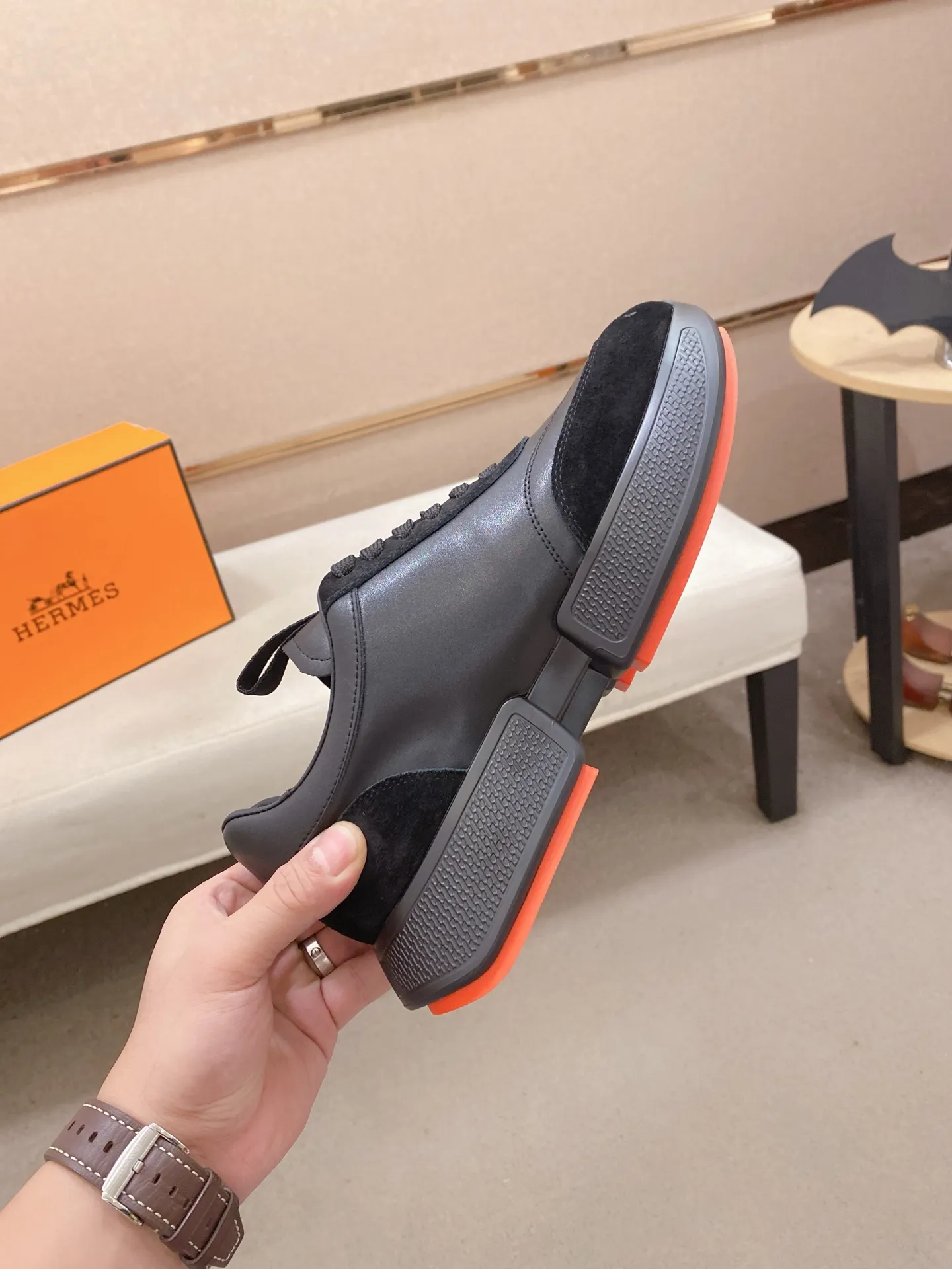 Men's clothing and shoes💰: 480💰《HERMES》【Classic original order·Version】Hermès; top 🔝purchasing agent🔍🔍men's latest 🇺🇸 counter sales simultaneously, imported from Italy original ▲▲cowhide ▲▲ (high-end, nobility, class) ) Exquisite workmanship (Italian 🇮🇹 imported water-dyed 🐂 cowhide lining) sole: original sole provided by the original factory, ⚠️exclusive double-layer activity·TPR·rubber·combined molded outsole; super comfortable·wear-resistant·non-slip·environmental protection The real thing is more beautiful if you take the real thing (high quality, follow the order). You can enter and exit the counter at will * Number of yards: 38-44 (45 can be customized and cannot be returned or exchanged)